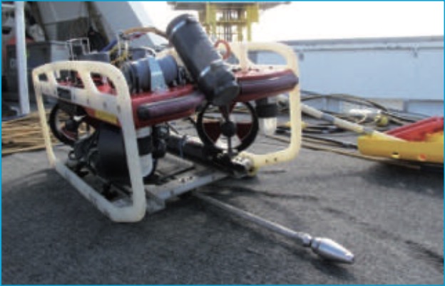 ROV fitted with lance & rotary nozzle